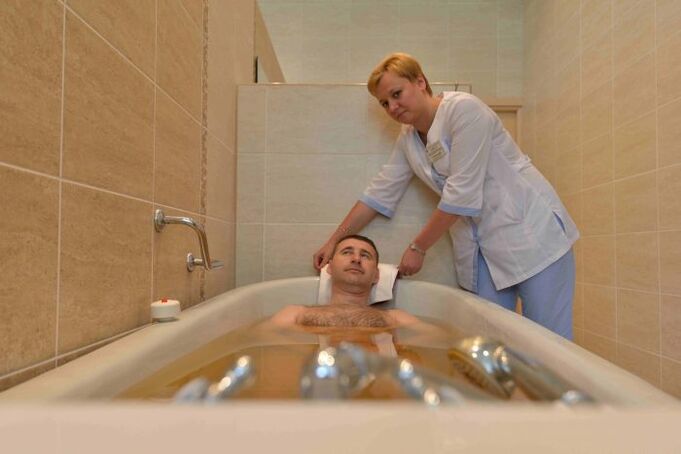 bathing bath by a man, for the treatment of prostatitis
