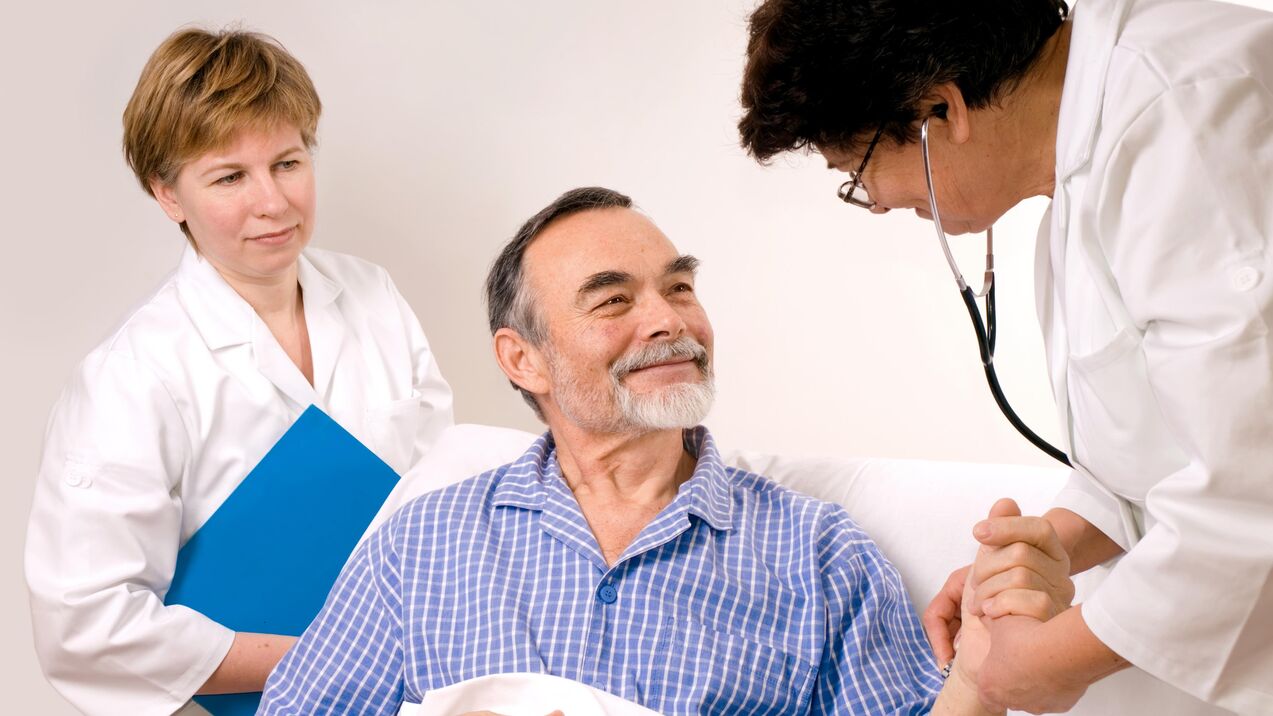 doctor treating a patient for prostatitis